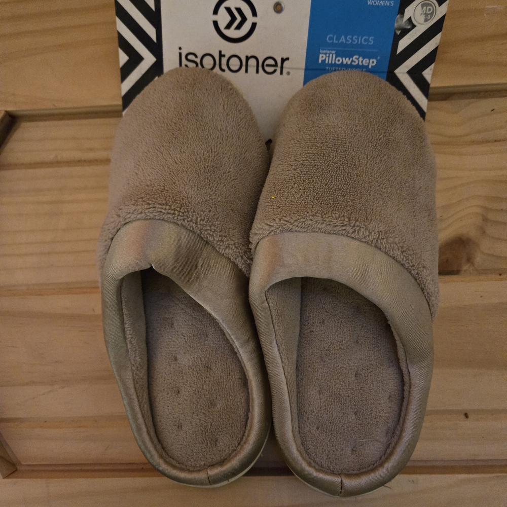 Isotoner Classics PillowStep Slippers in Tan